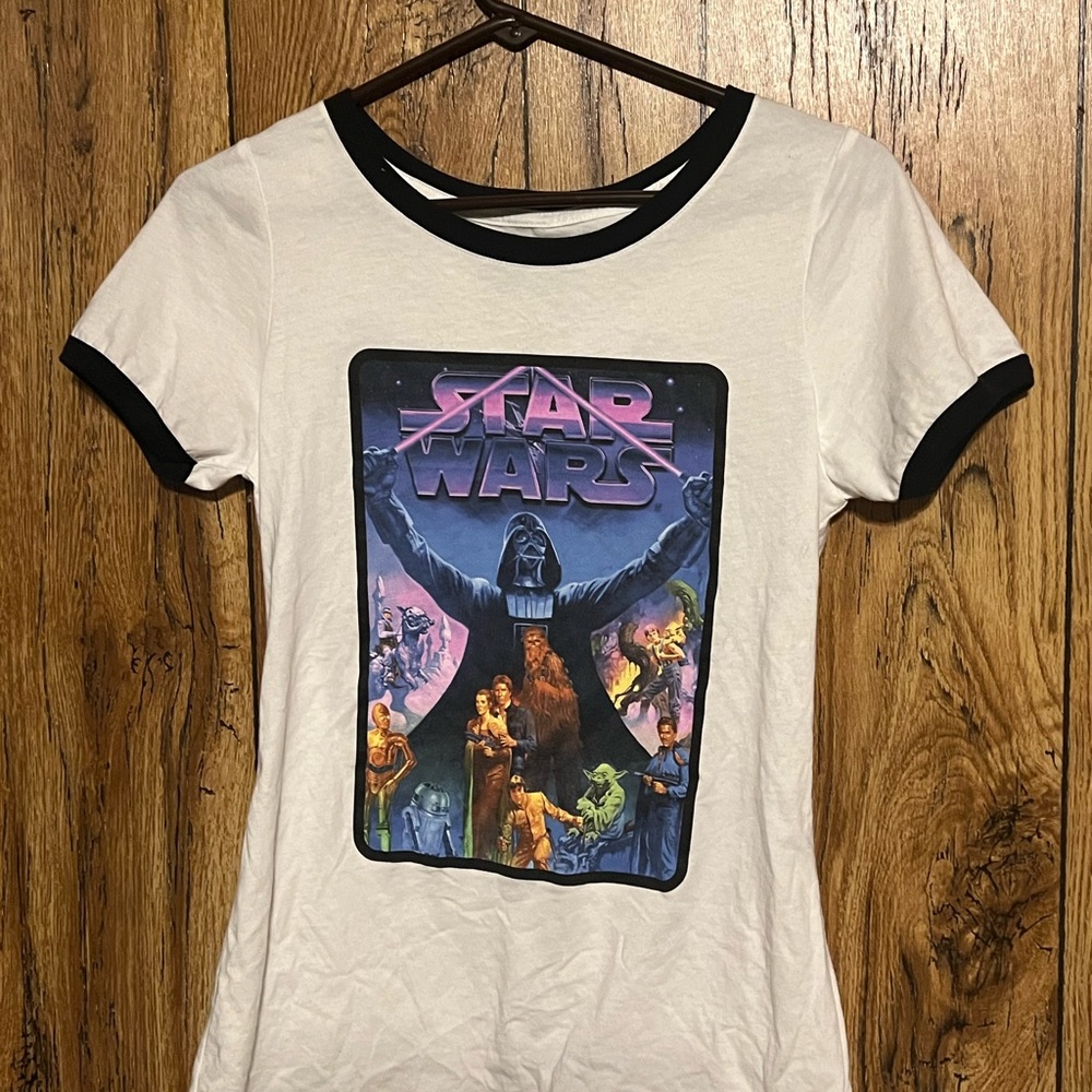 Star Wars graphic tee size medium